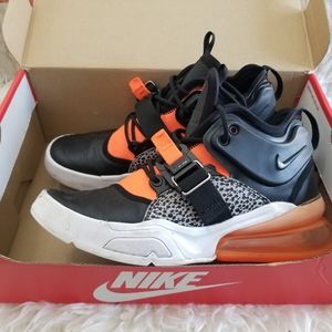 Nike Air Force 270 Safari size 8